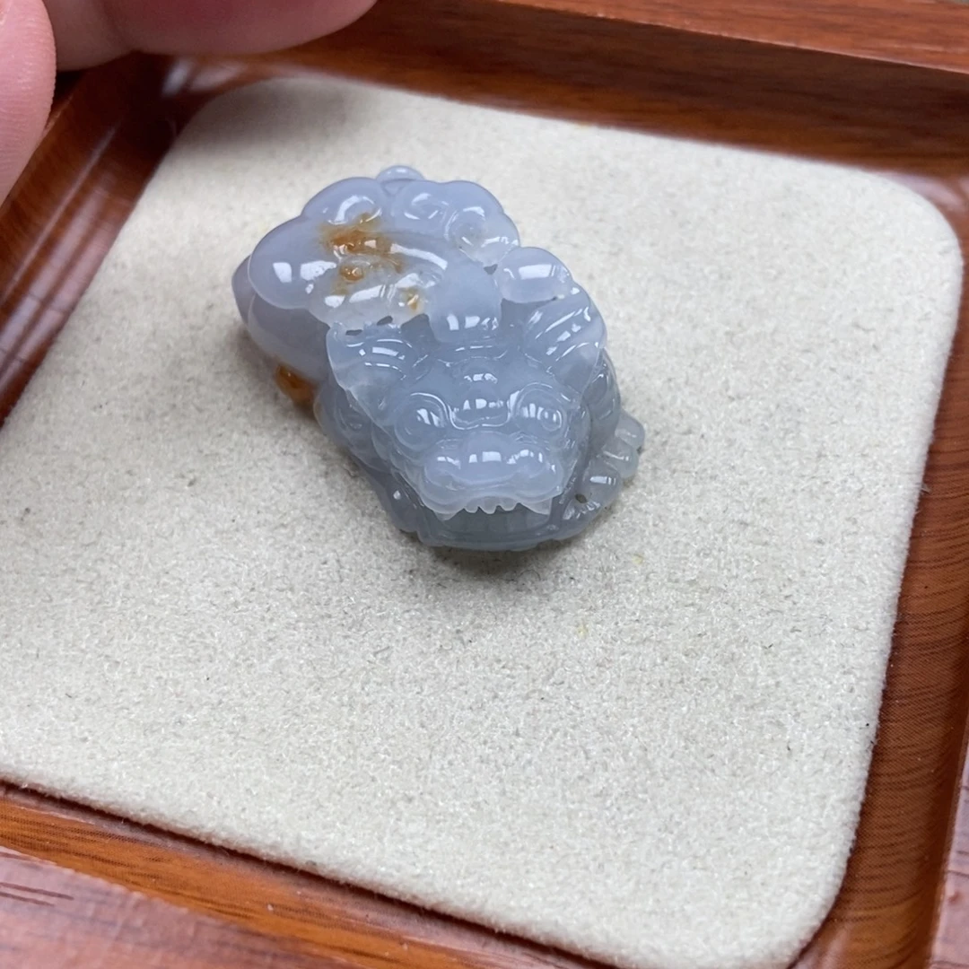 翡翠未镶嵌颈饰如意