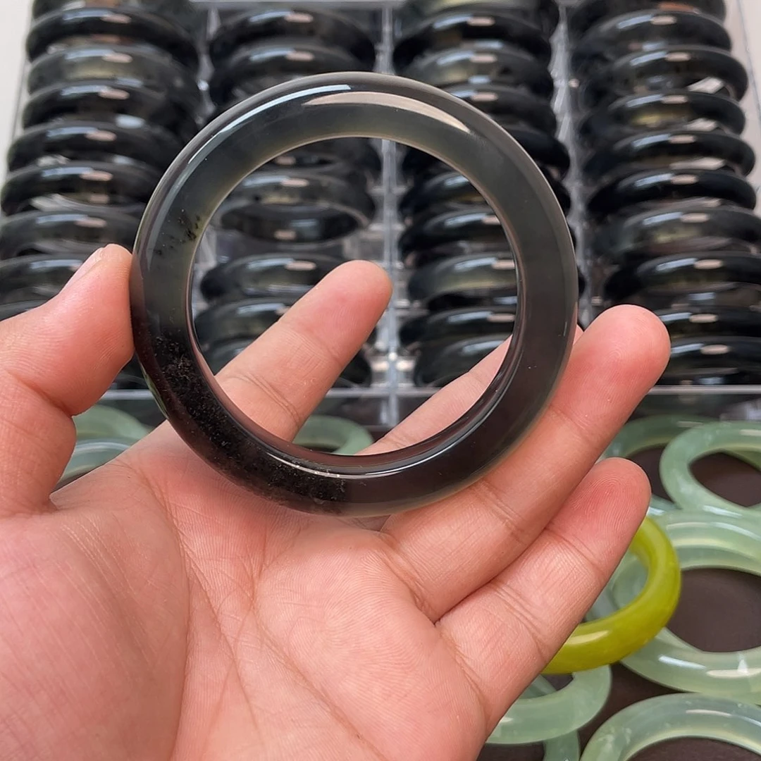 蛇纹石玉未镶嵌手镯来*