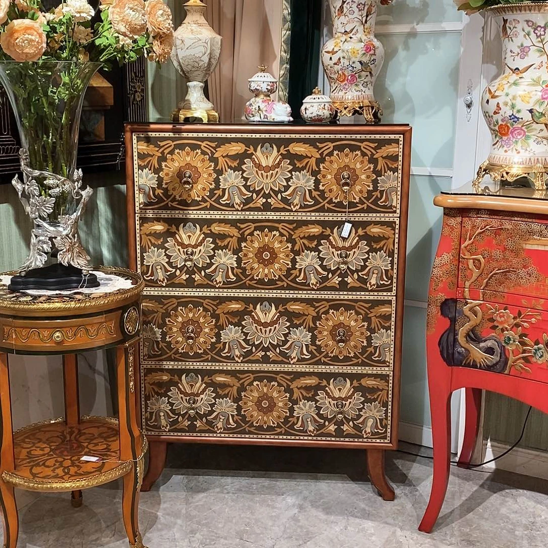 木卡斯特兰木质斗柜