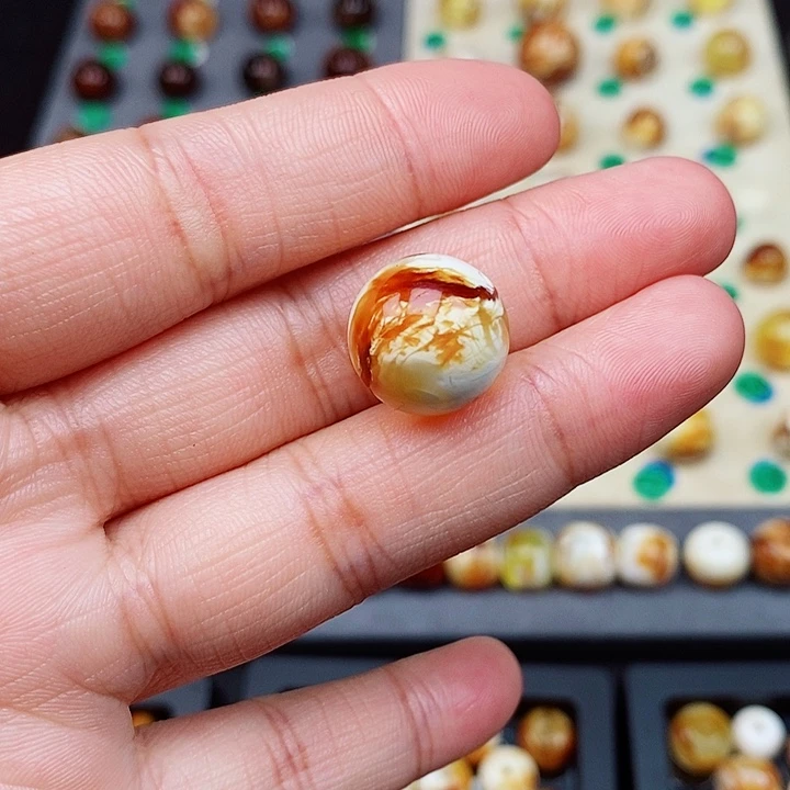 蜜蜡裸石未镶嵌俞*成蜜蜡