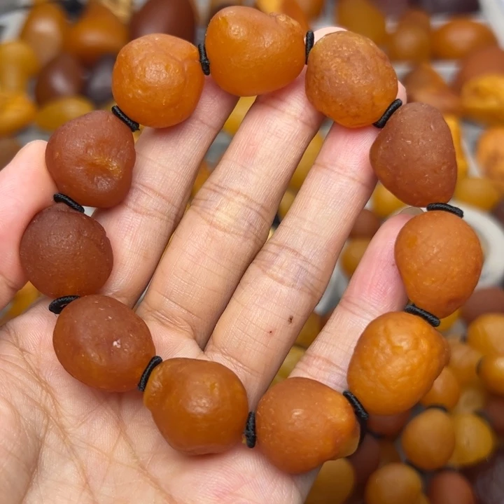 琥珀未镶嵌颈饰天然蜜蜡