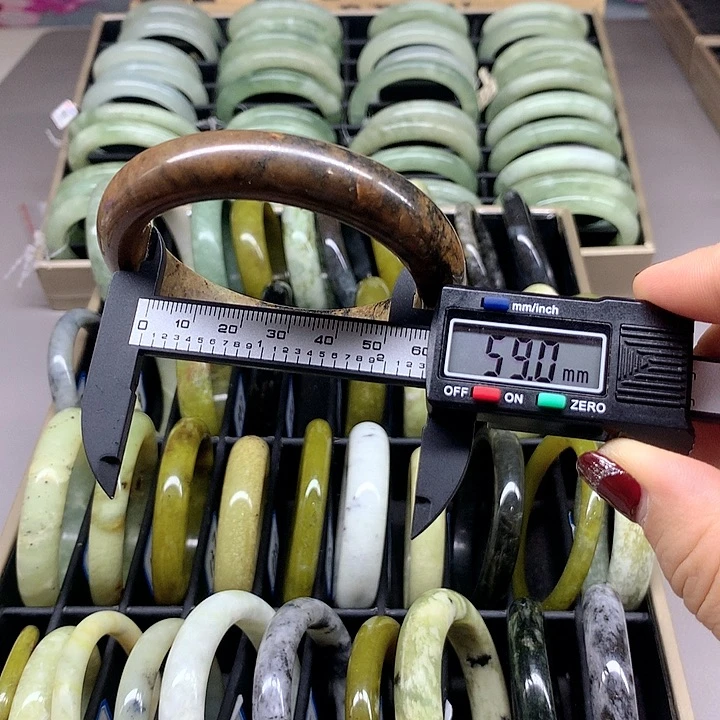 未镶嵌蛇纹石玉手镯146