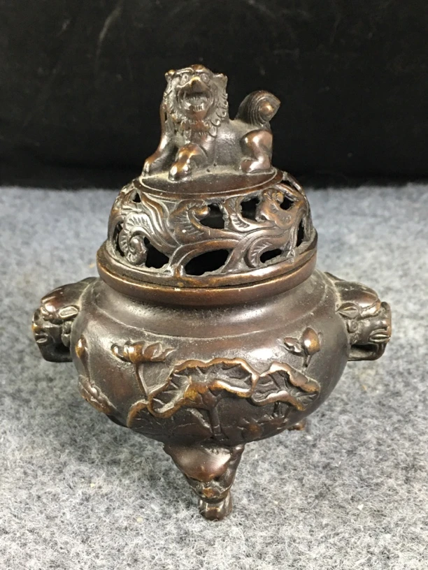 铜精制荷叶熏香炉，尺寸高12cm，重量尺寸咨询客服。