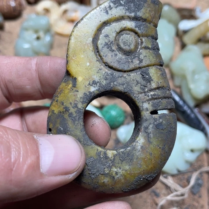 和田玉（糖玉）未镶嵌颈饰