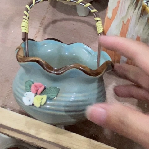 陶瓷小绿色花边篮子1331313