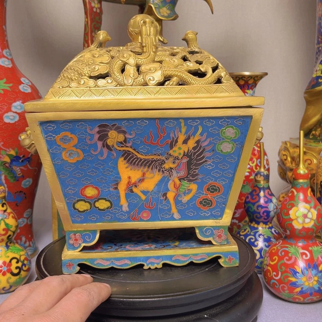 乌**椒铜胎掐丝珐琅香炉一个