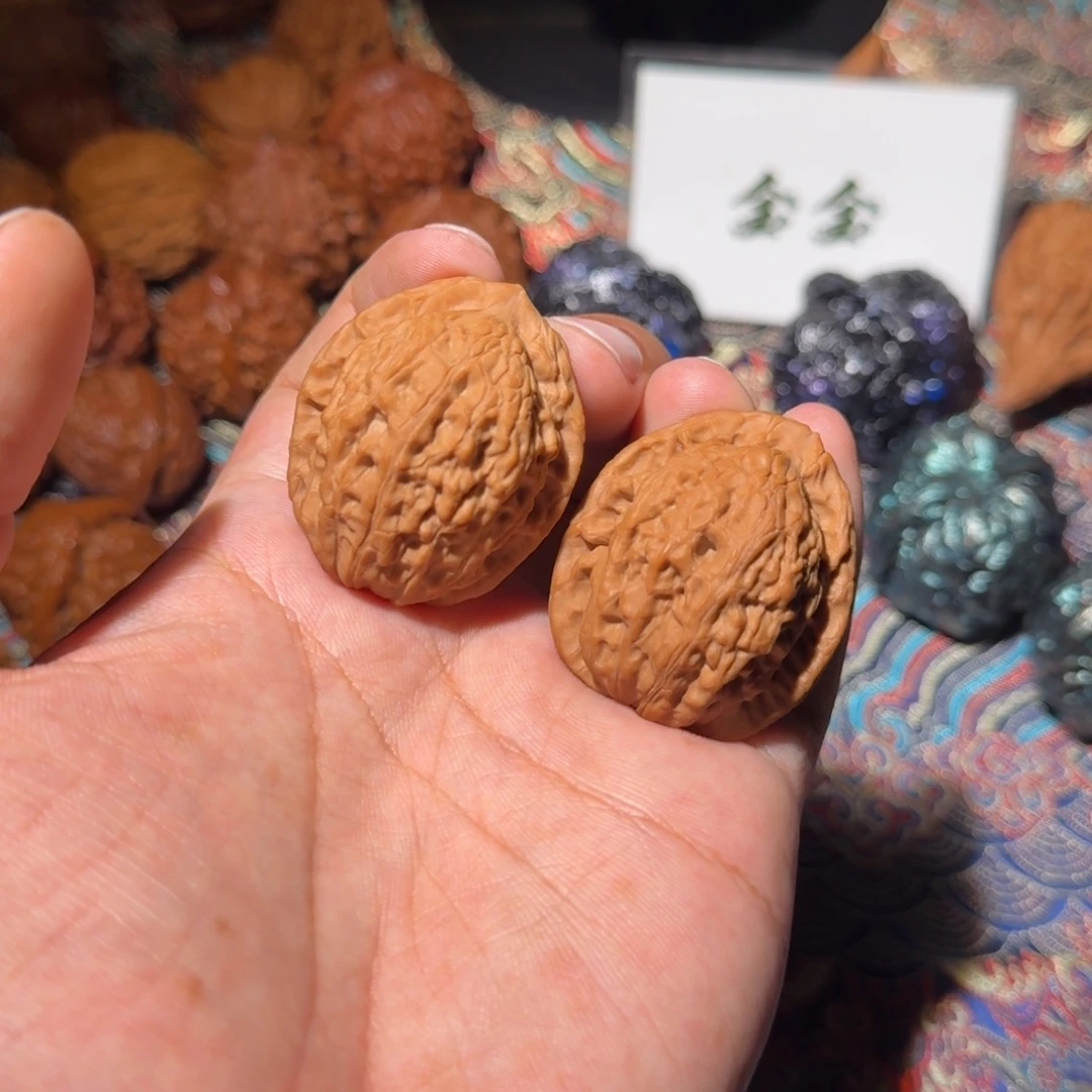 把件文玩核桃105玉观音，尺寸34 32 39.5