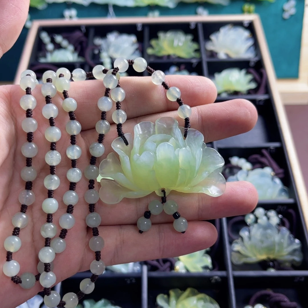 未镶嵌蛇纹石玉颈饰