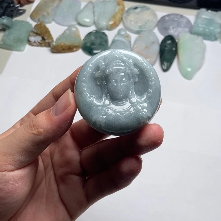 翡翠未镶嵌颈饰观音首18