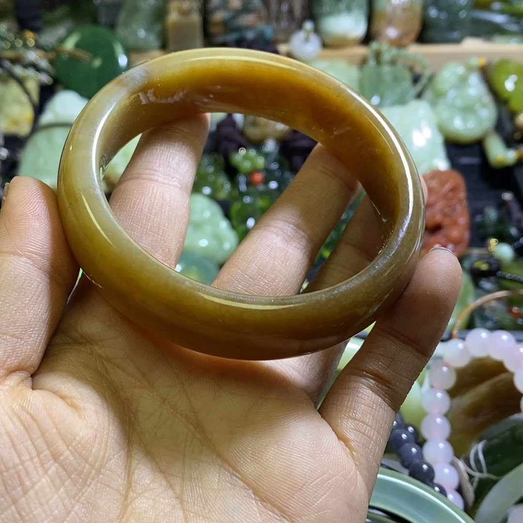 和田玉未镶嵌手镯64口径