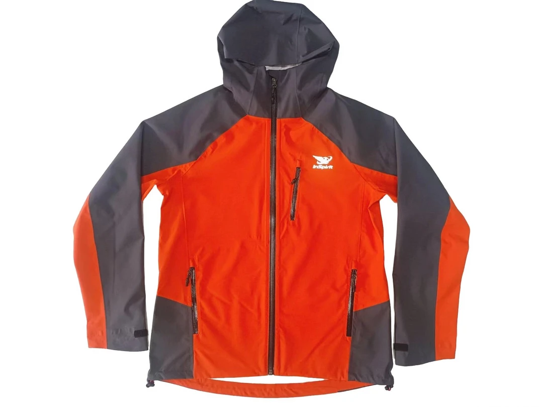 2.5L外贸品质防水透气连帽冲锋衣户外实用男装外套