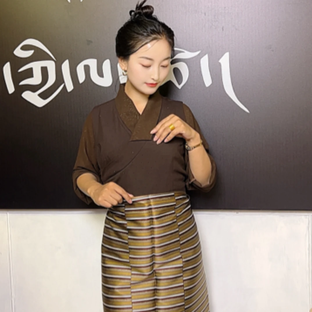 夏天穿的四件套带钻石是网红气质显瘦