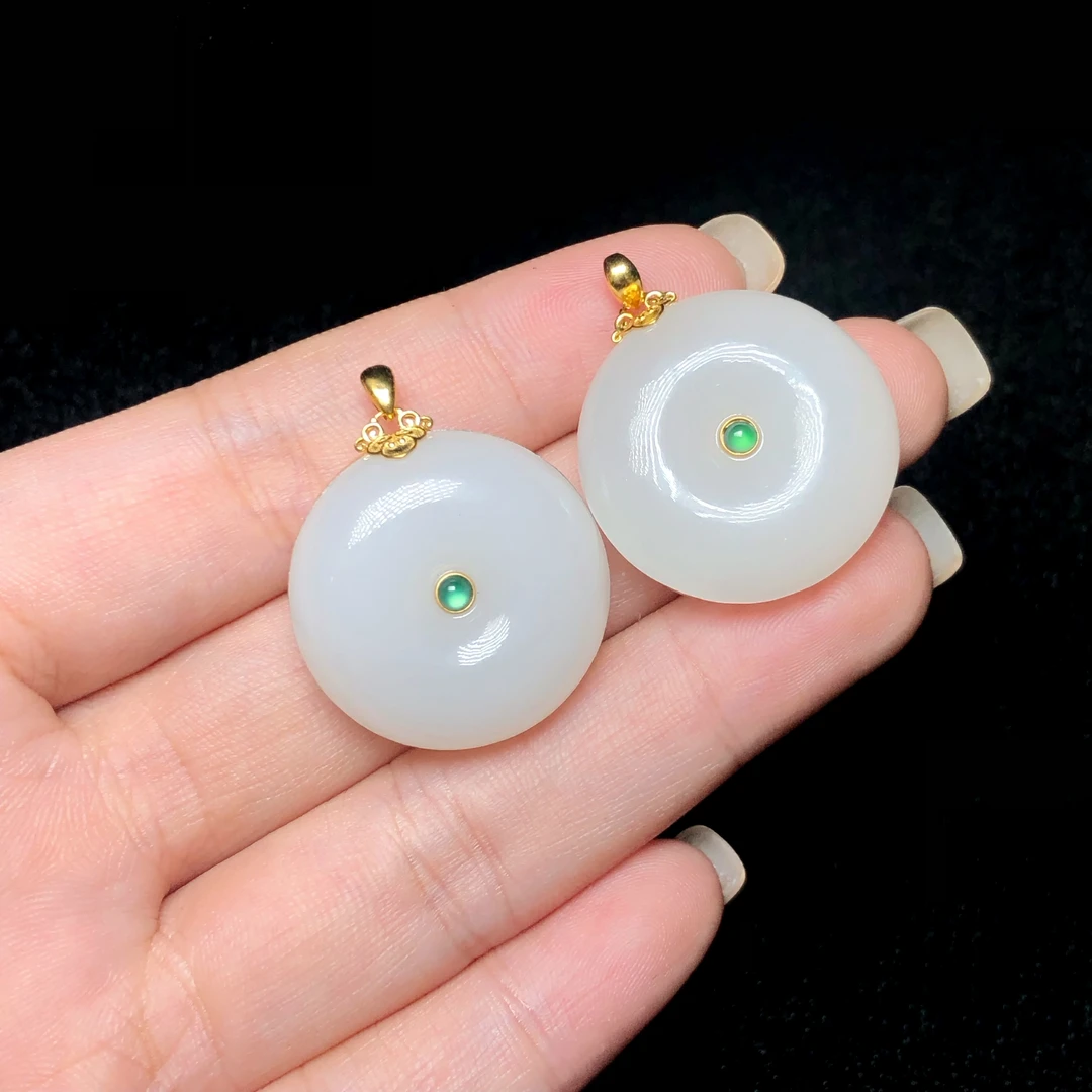 【云上叙】18K金和田玉吊坠-多样性发其一24*9.5mm-V49700-M（甄选）