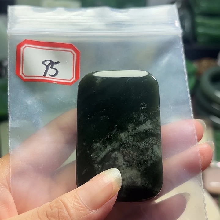 和田玉未镶嵌珠宝半成品