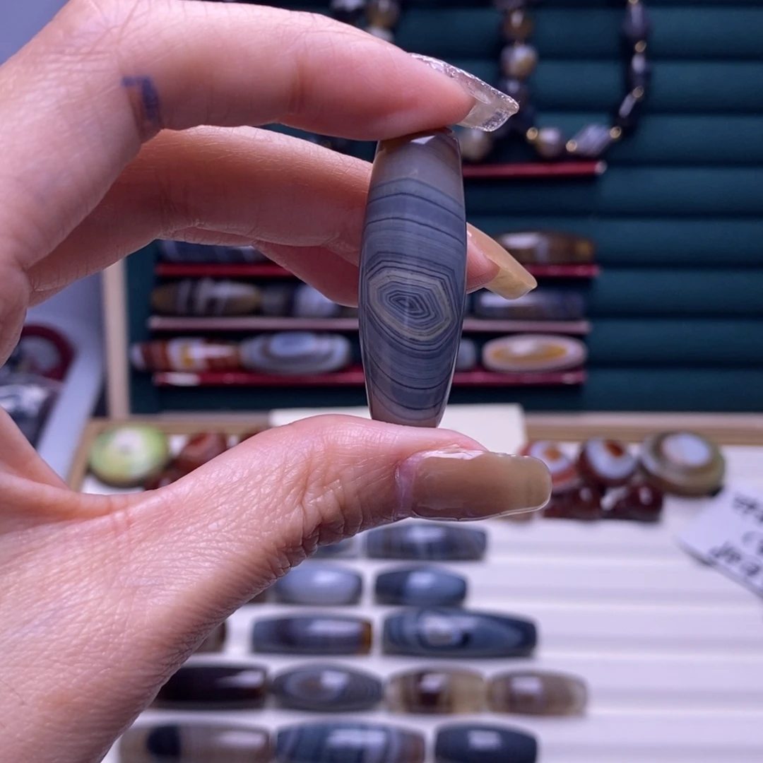 缘***此玛瑙/玉髓合金颈饰