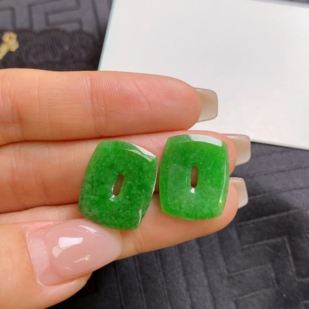 翡翠未镶嵌耳饰方糖
