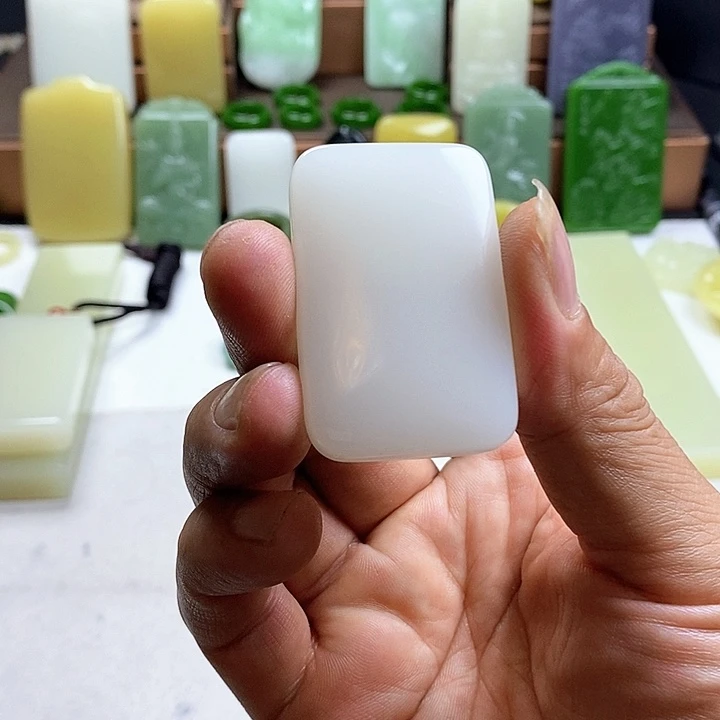 和田玉未镶嵌珠宝奇石