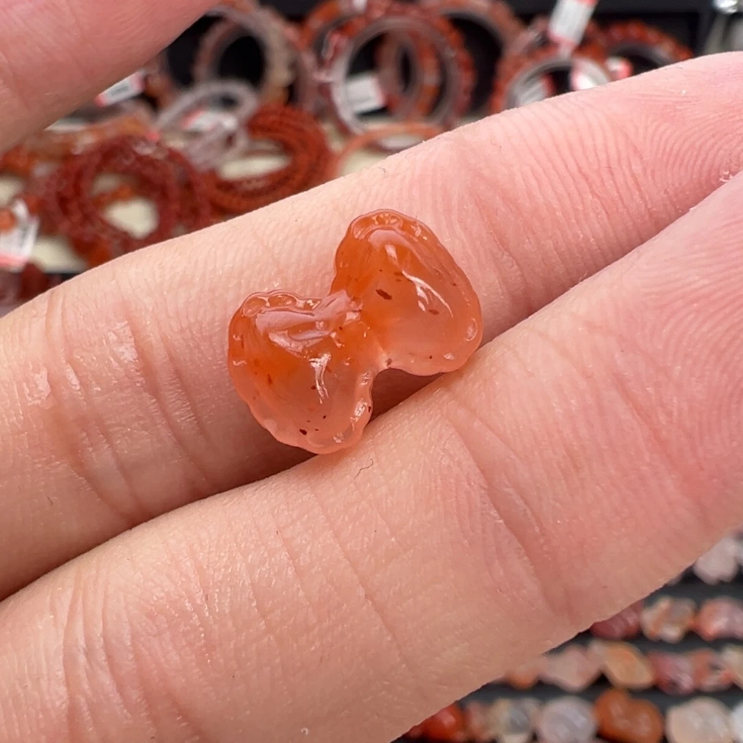 南红玛瑙未镶嵌颈饰蝴蝶结