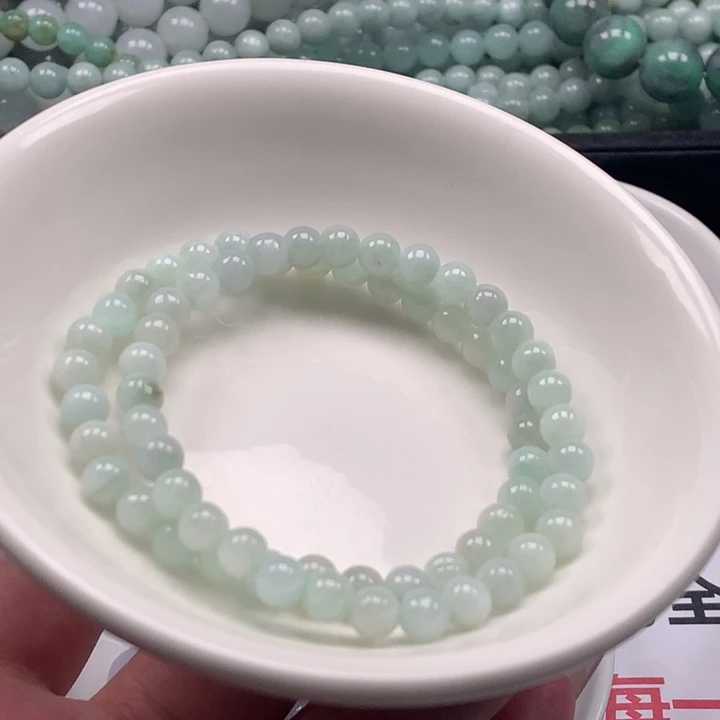 翡翠未镶嵌颈饰翡翠有瑕疵不退不换