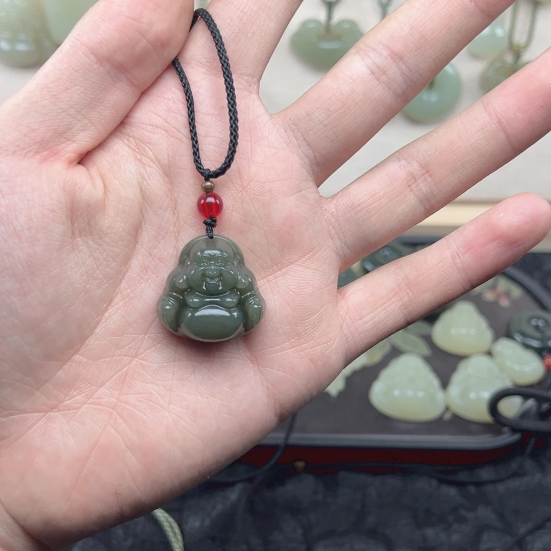 轩***轩和田玉未镶嵌颈饰