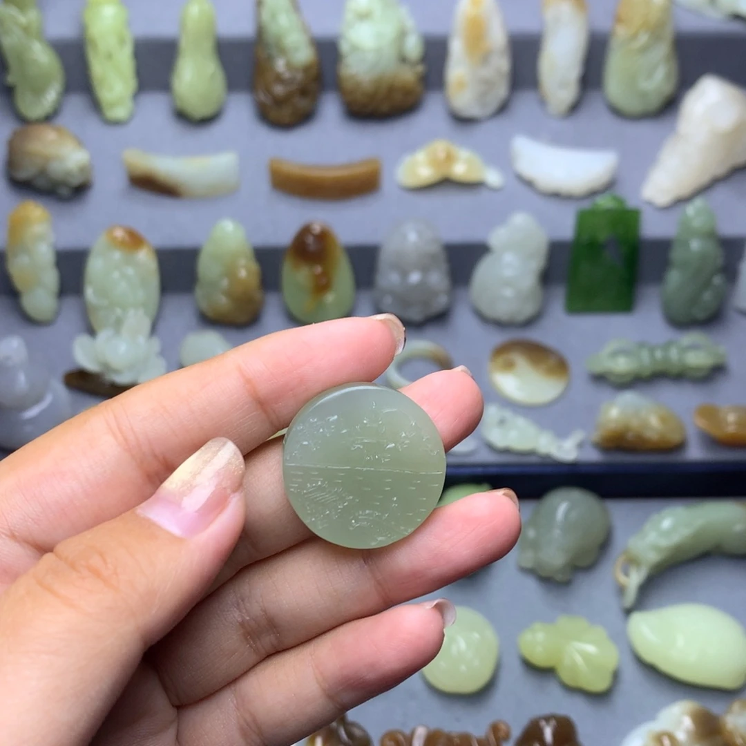 和田玉未镶嵌挂件