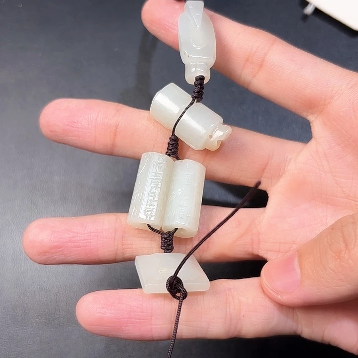 和田玉挂件未镶嵌混**王