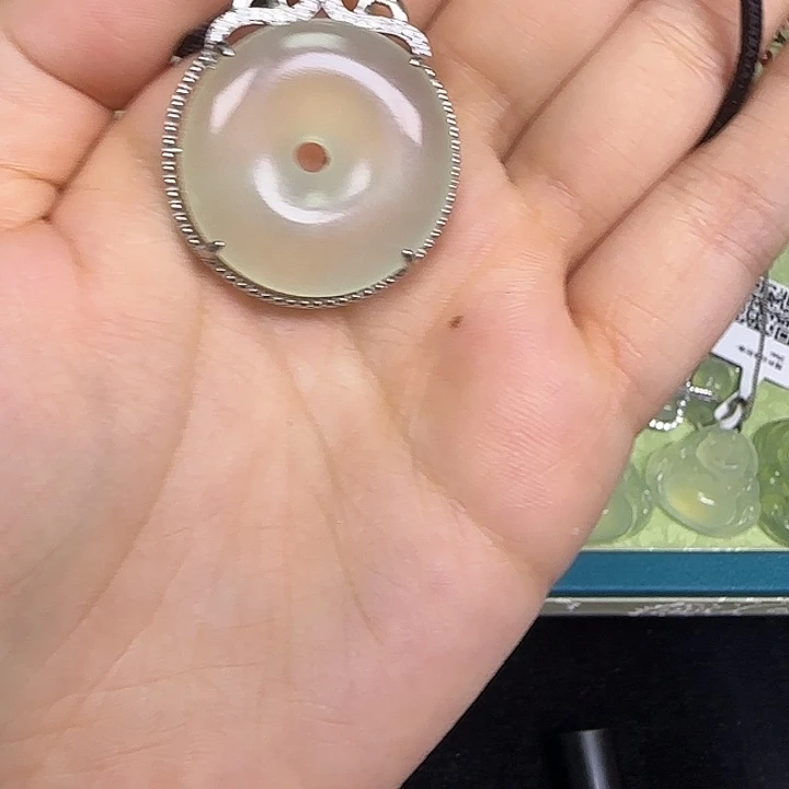 璇***柒蛇纹石玉合金手链