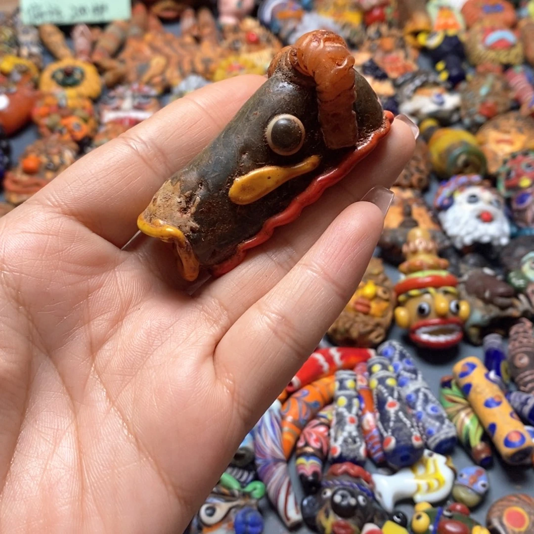 琉璃颈饰印度尼西亚羊头