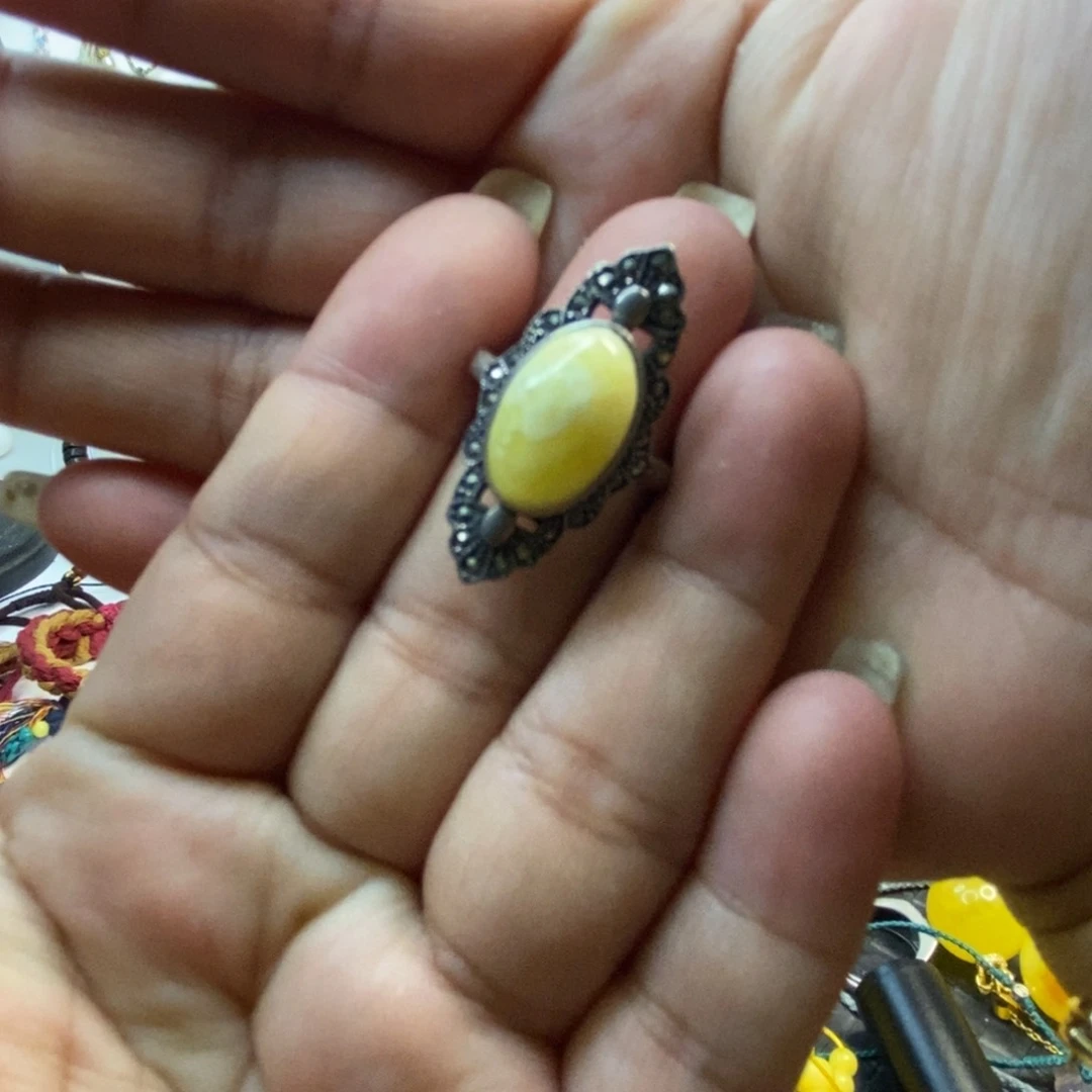 琥珀颈饰未镶嵌戒指