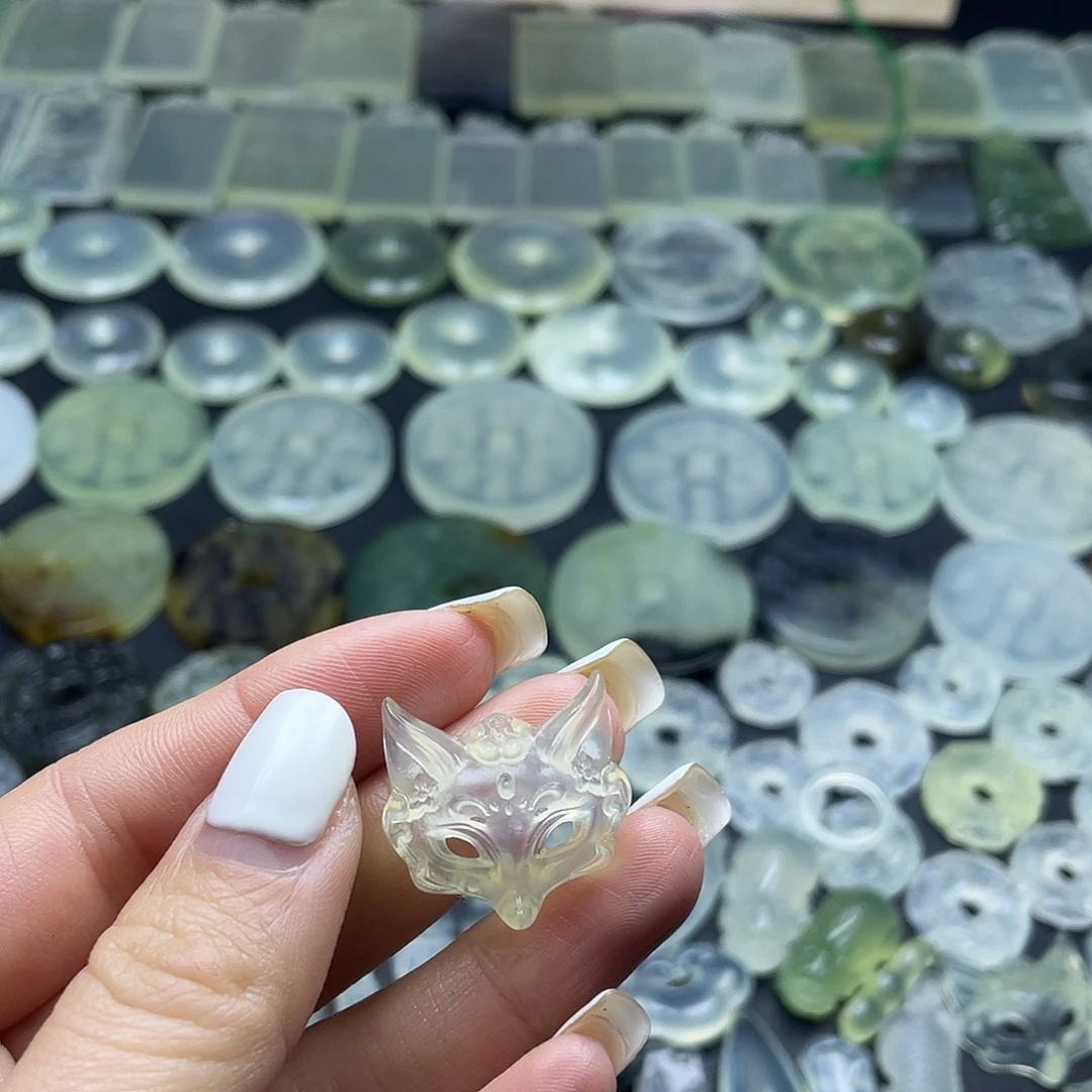 岫玉未镶嵌项圈狐狸面具