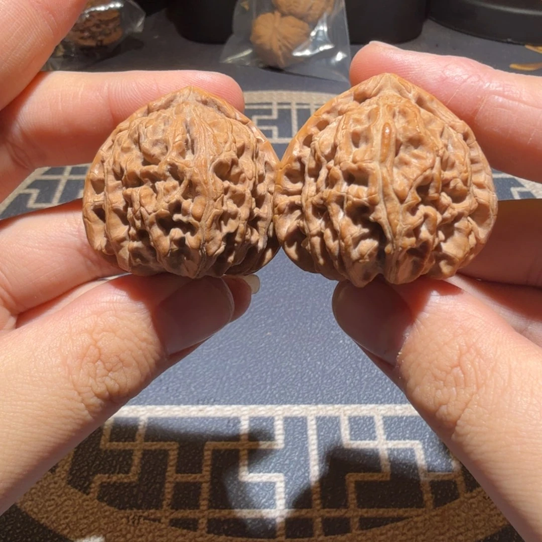 把件文玩核桃三角白