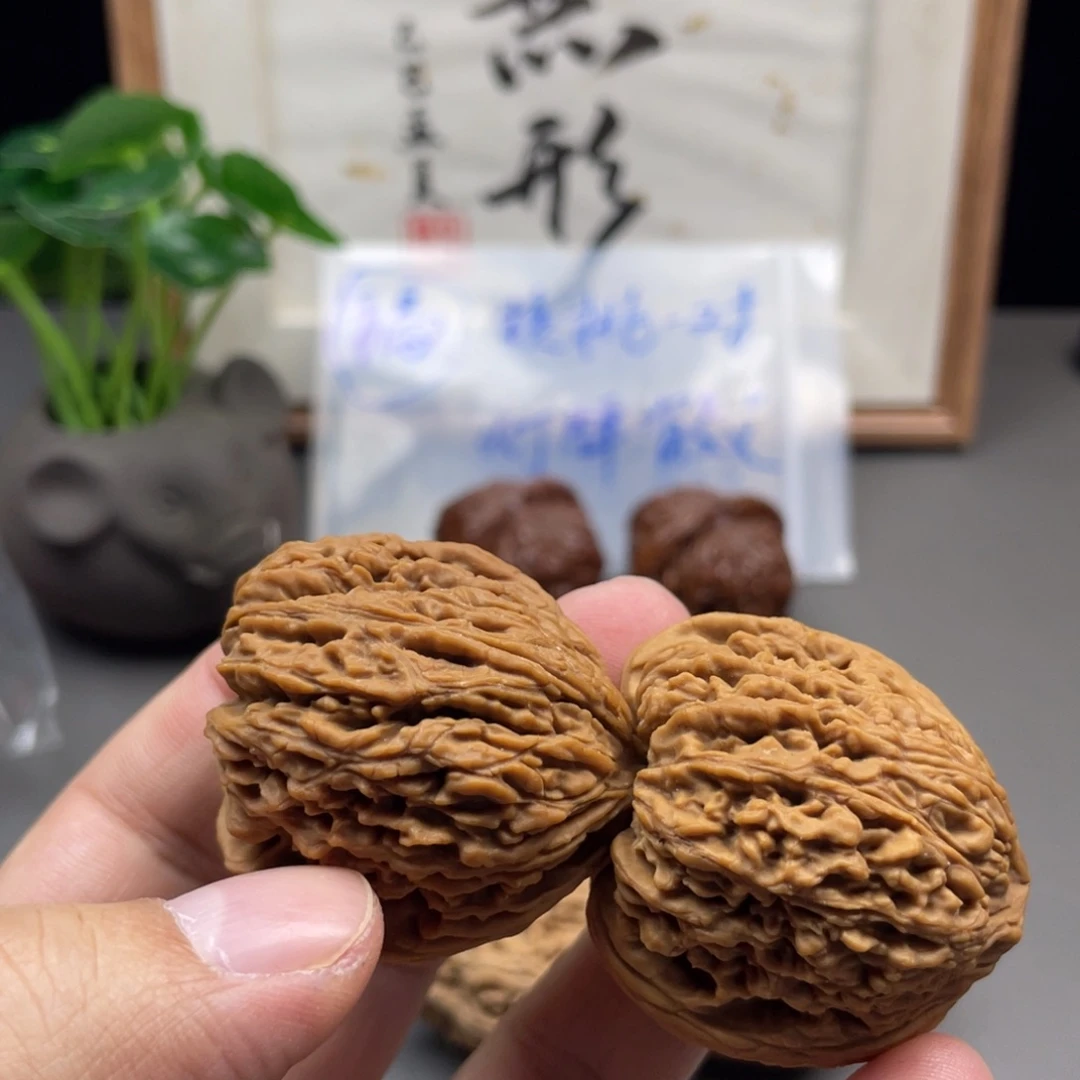 好***来文玩核桃吊坠满拉丝老南疆