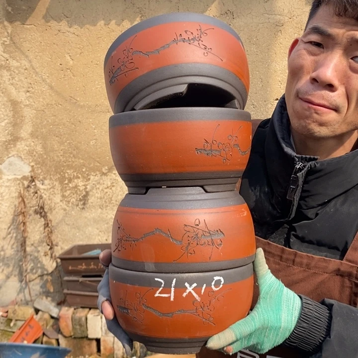 红陶紫砂艺术学院的学生