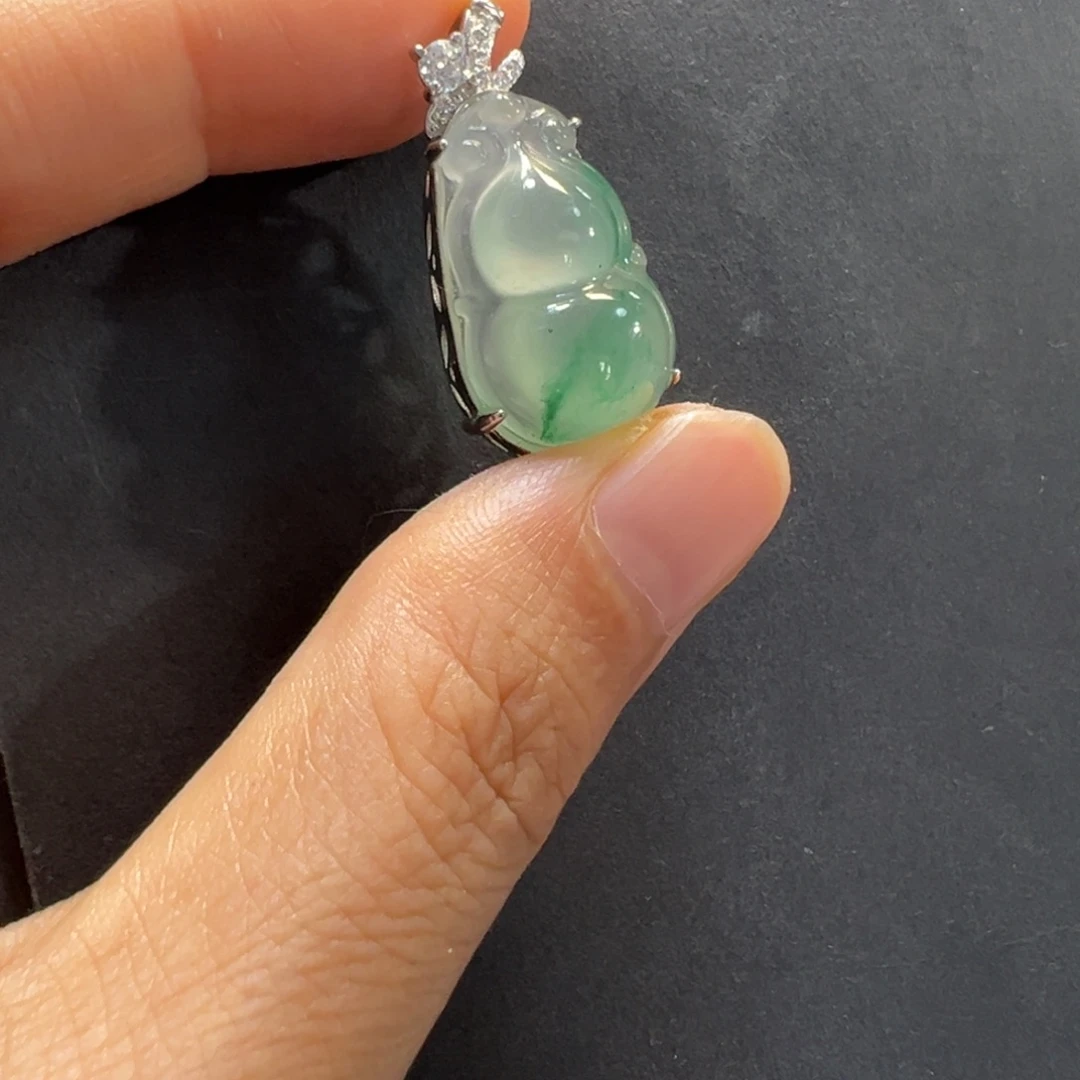 德***玛石英质玉银S925镶嵌颈饰