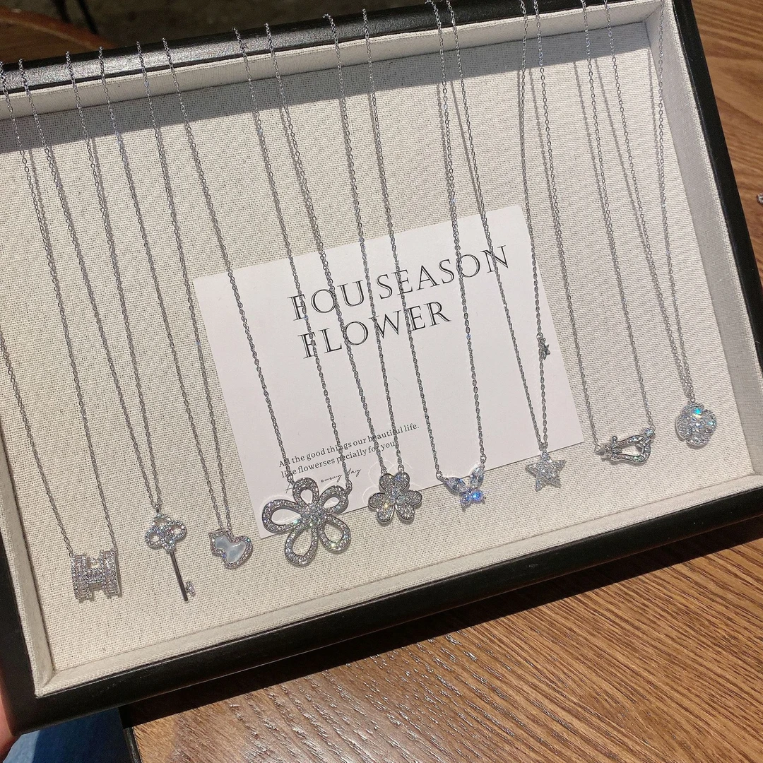 铜合金锆石项链 超精致轻奢时髦百搭花朵项链气质蝴蝶微镶锁骨链