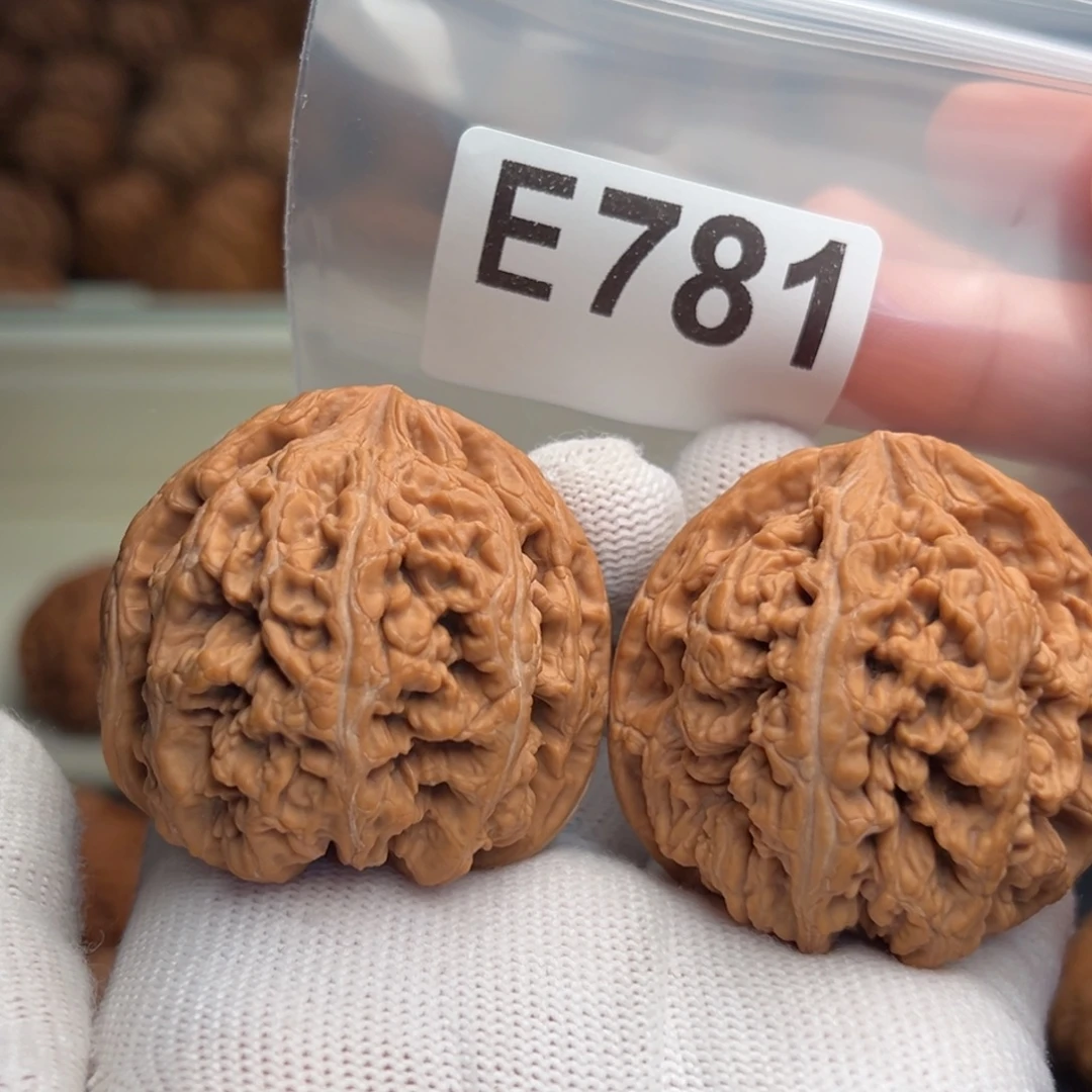吐***糖文玩核桃吊坠E781毕业粗筋45