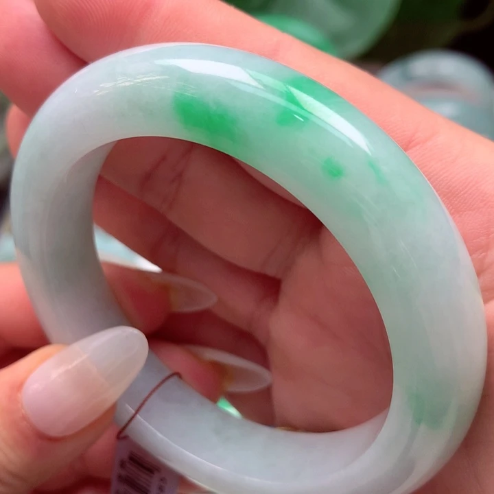 翡翠手镯未镶嵌56.2圈口