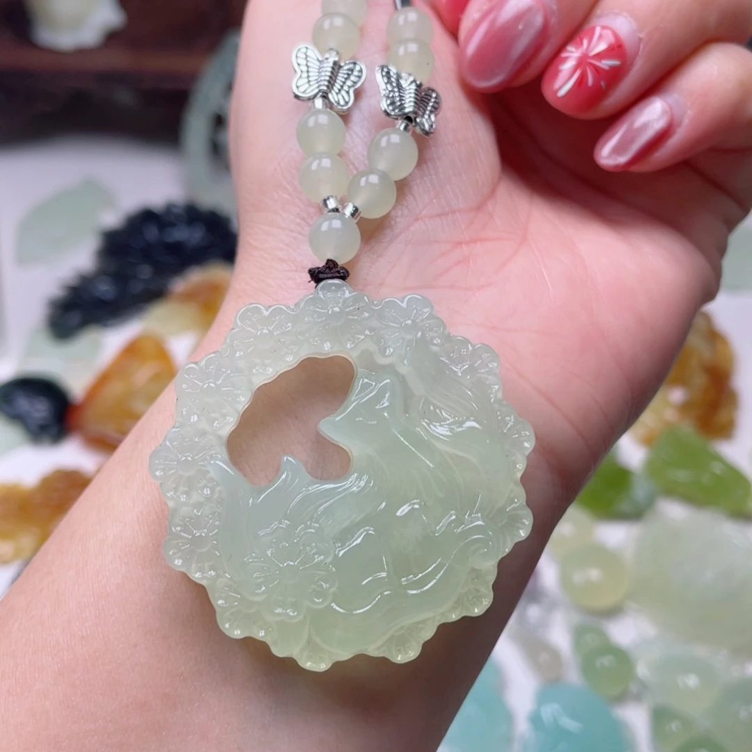 蛇纹石玉颈饰未镶嵌