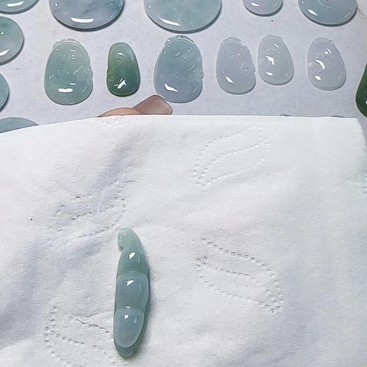 翡翠未镶嵌挂件翡翠