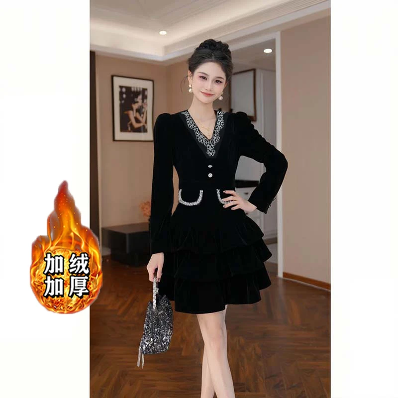 【V】【加绒加厚】少女减龄风娃娃领收腰长袖修身钻饰连衣裙LJ0188