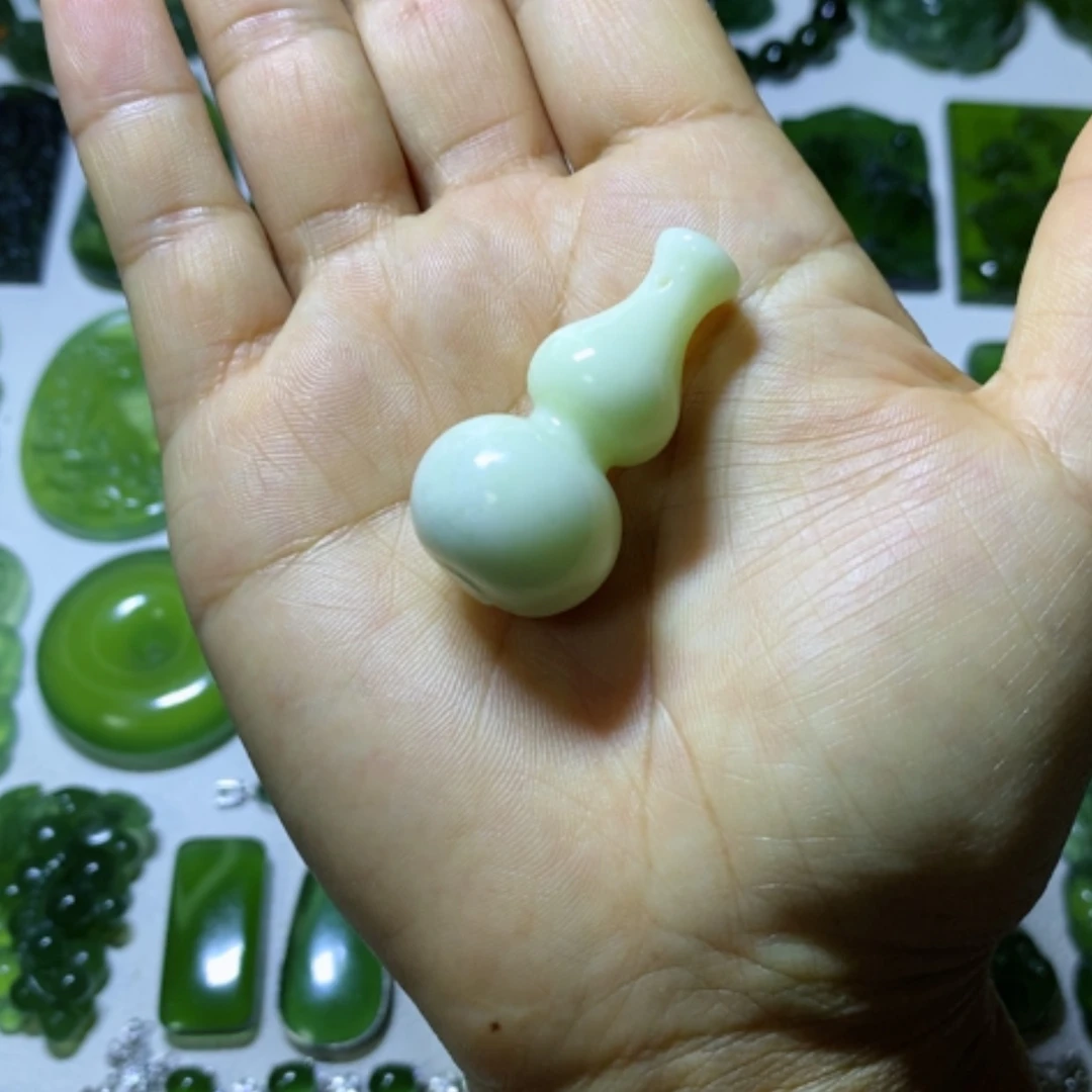 【闪购商品】未镶嵌蛇纹石玉颈饰