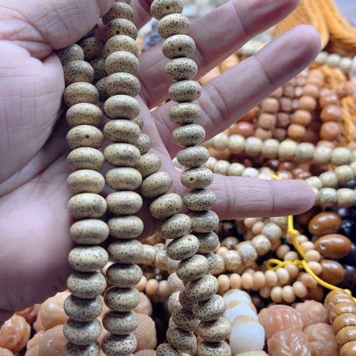 【闪购商品】星月菩提吊坠V****威刚好在这两家的店铺里面找到