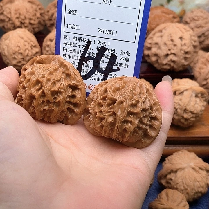 吊坠桃核宫灯狮子头44