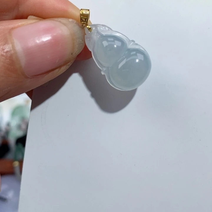 翡翠未镶嵌颈饰葫芦吊坠