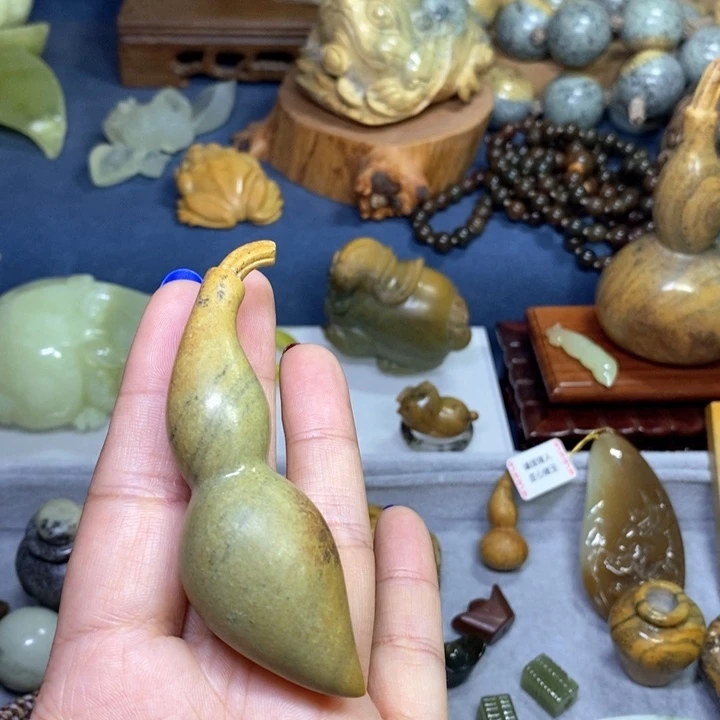 岫岩河磨玉（透闪石质玉）把件未镶嵌