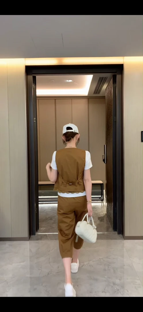 轻职风轻熟风休闲风时尚套装简约背心拼接百搭099三件套