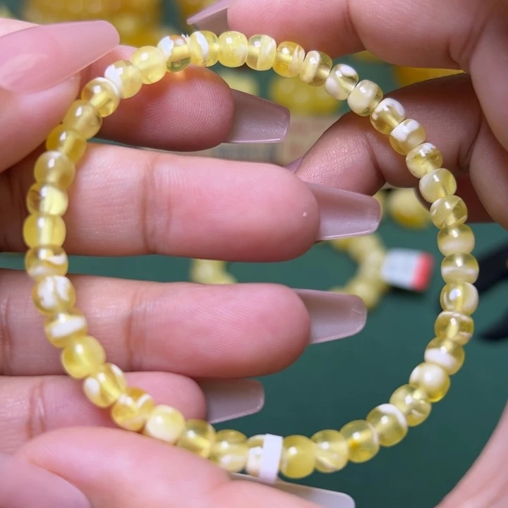 蜜蜡未镶嵌珠宝奇石