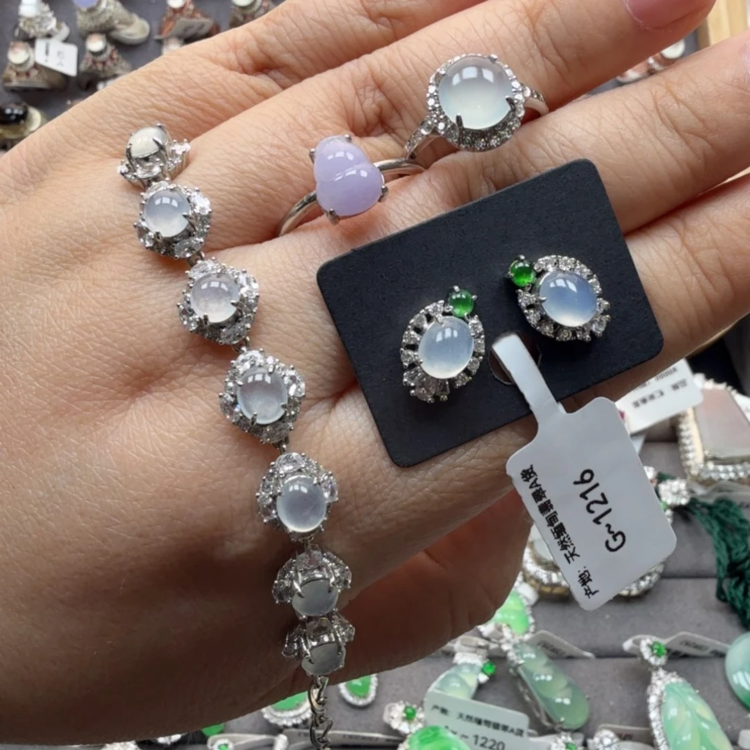 迪****翡翠银S925镶嵌戒指8888