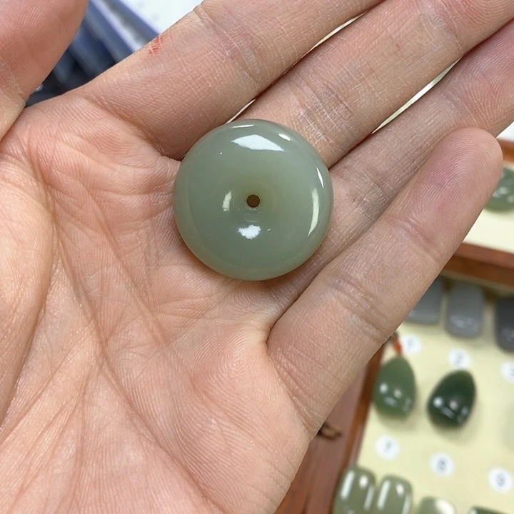 和田玉颈饰未镶嵌山**尔