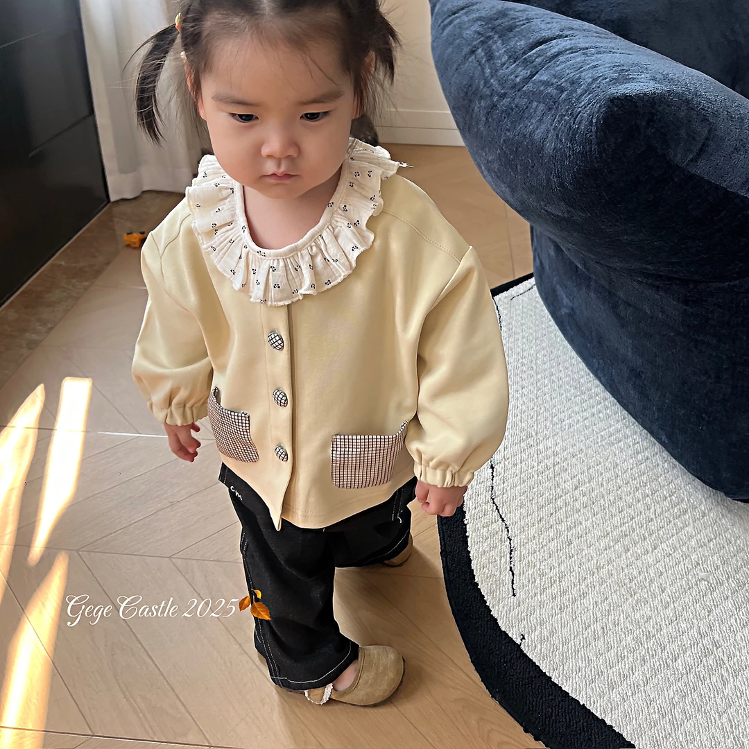 韩版童装2025新款春季女童荷叶领碎花打底衫黄色开衫外套+牛仔裤